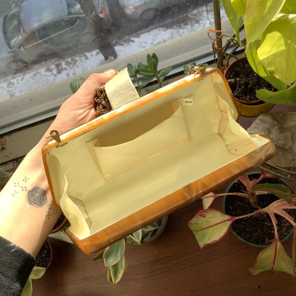 3/20$⭐️plastic golden purse - Picture 13 of 14